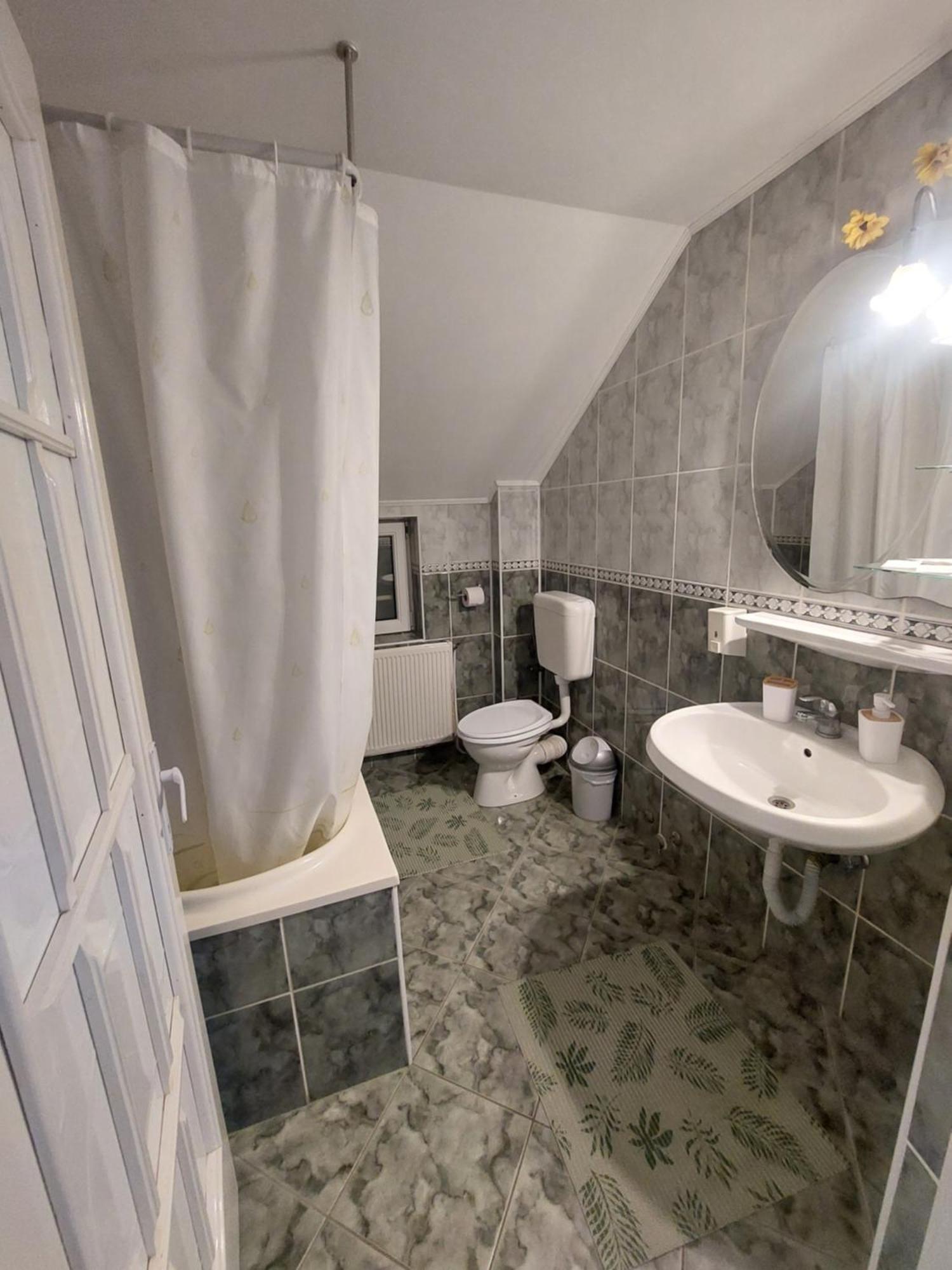 Steaua Nordului Hotel Târgu Neamţ Bagian luar foto